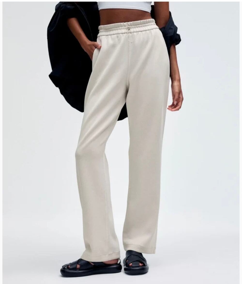 Lululemon softstreme pant cream color size 0